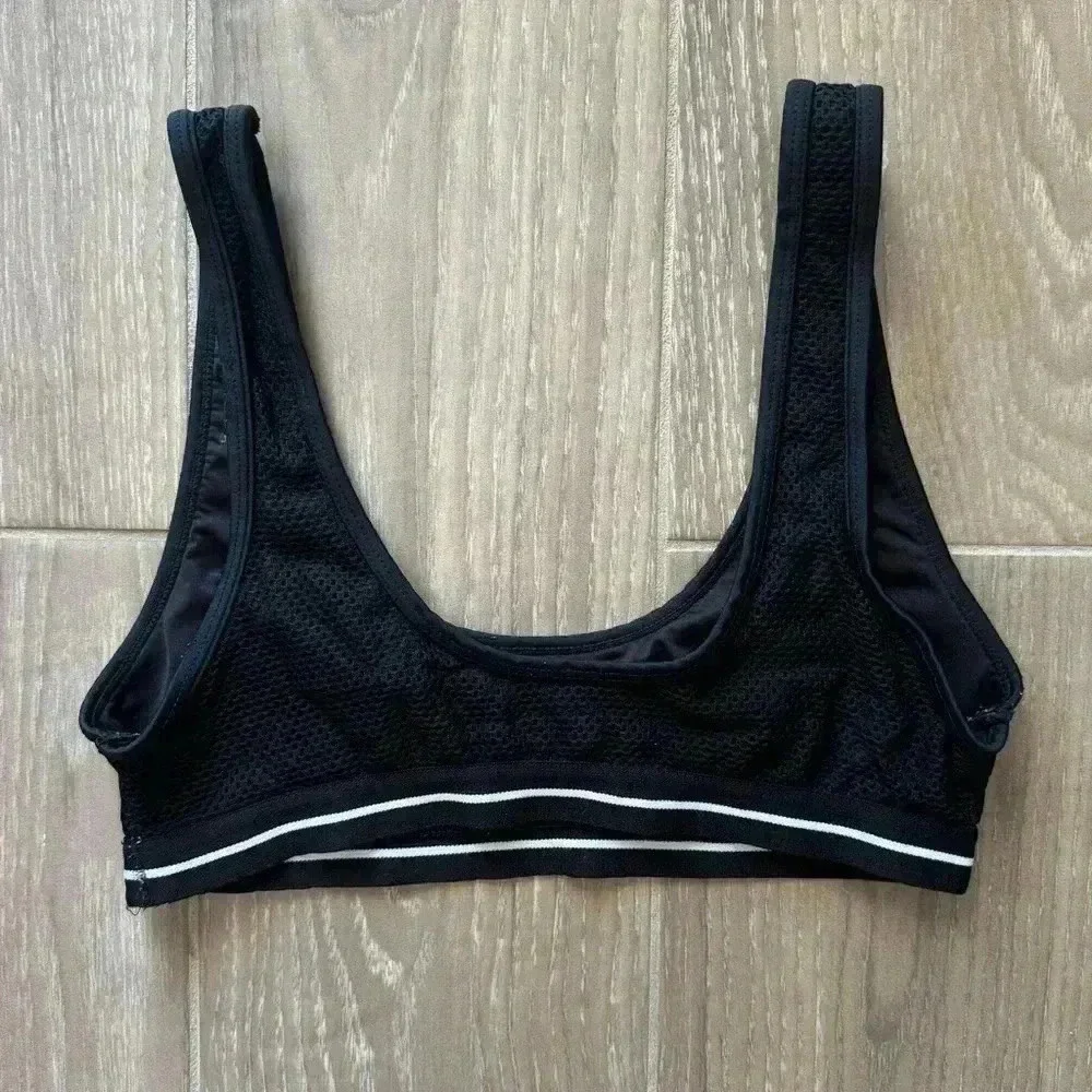 F21 black scoop neck bikini top - Picture 2 of 2